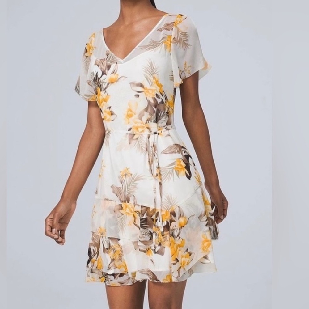 White House Black Market Ecru Paradise Floral
Short Sleeve  Dress XS like new